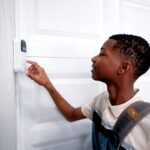 Jensen 3-Speed Stereo Turntable with Pitch Control and AM/FM Stereo Radio - Brown - Image 7