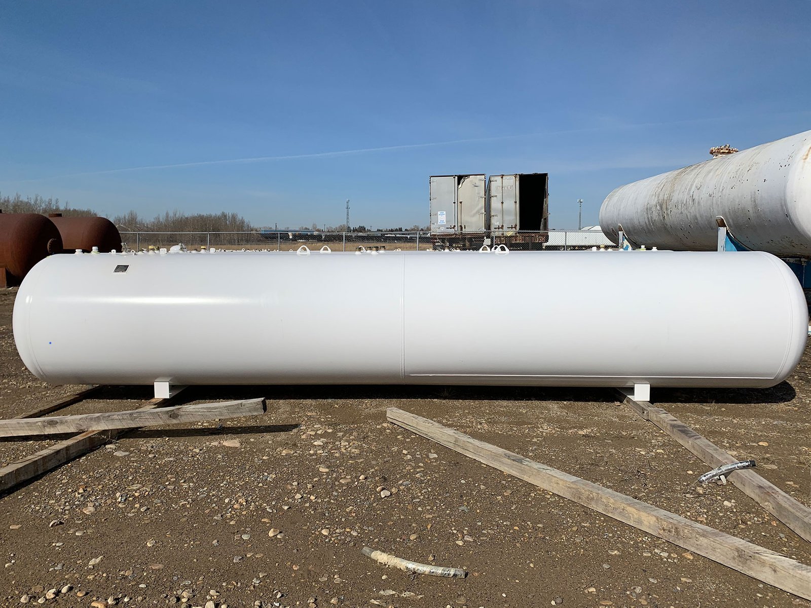 2000-USWG.jpg Buy 2000 Gallon Propane Tanks Online - Image 1