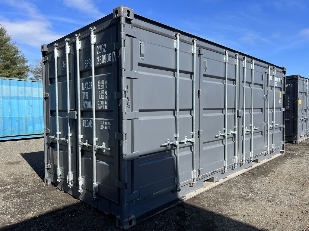 39921EB9-9EFE-40DA-8E65-B5E2BFFDD48B.jpg 20ft Storage Container Standard Height - Image 1